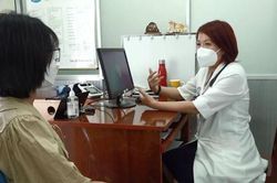 Cô gái phải truyền thuốc suốt 2 năm vì nhiễm độc từ thuốc nam