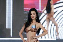 Màn trình diễn bikini nóng bỏng của 64 thí sinh trong đêm chung khảo Miss World Vietnam