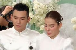 Phương Trinh Jolie và Lý Bình nghẹn ngào rơi nước mắt trong hôn lễ