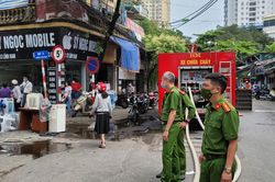 Hiện trường vụ cứu 4 người già, trẻ nhỏ thoát khỏi đám cháy