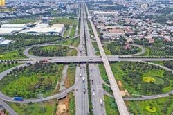 TP HCM: Thu ngân sách nhiều nhưng chi đầu tư công thấp