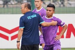 HLV Park cho 2 cầu thủ U23 Việt Nam bắt tay giảng hòa
