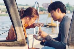 Quý Bình ước mang thai thay vợ, tự tay giặt đồ cho con