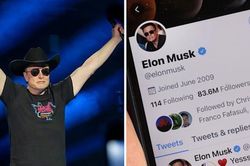 Elon Musk mua Twitter với giá 44 tỷ USD