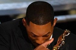 Will Smith gặp tổn thương tinh thần sau cú tát Chris Rock ở Oscar