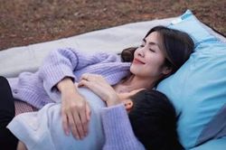 Hà Tăng chia sẻ tâm trạng khoảnh khắc đưa các con đi học, khiến nhiều bà mẹ không khỏi xúc động