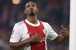 Bóng đá hôm nay 27/4: MU ra giá 55 triệu mua Milinkovic-Savic, gây bất ngờ với Haller