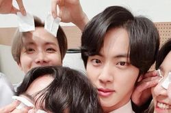 Hài hước cảnh Jin BTS không thể có nổi một bức ảnh 'tự sướng' solo