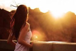 3 thời điểm phụ nữ dễ suy sụp, rất cần đàn ông