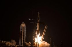SpaceX phóng thành công tên lửa đưa phi hành đoàn tiếp theo của NASA lên ISS