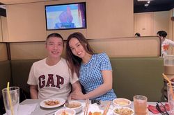 Bà xã NSND Công Lý xúc động không kìm được nước mắt khi chứng kiến chồng làm việc này