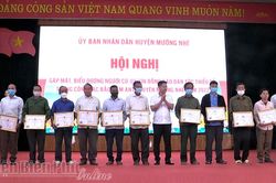 Huyện Mường Nhé: Nhiều người có uy tín được biểu dương trong công tác đảm bảo ANTT