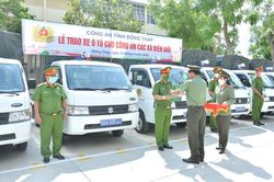 Cấp xe ô tô cho Công an 8 xã biên giới