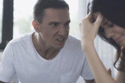 Từng nhiều lần đòi li dị chồng nóng tính, cộc cằn, tôi đã quyết định làm một điều để vợ chồng hạnh phúc hơn