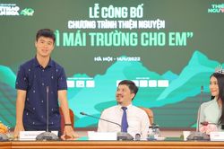 Cầu thủ Duy Mạnh: 'Mỗi người san sẻ một chút, cuộc sống sẽ tốt đẹp hơn''Giúp đỡ những người khó khăn là việc làm rất ý nghĩa, mỗi người san sẻ một chút thì cuộc sống của chúng ta sẽ tốt đẹp hơn' - cầu thủ Duy Mạnh chia sẻ.