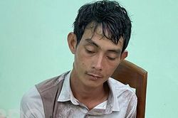 Truy bắt gã chồng chặn đường đâm chết vợ