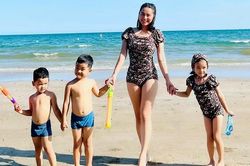 Con gái Hải Băng chiếm trọn spotlight khi chụp ảnh cùng mẹ