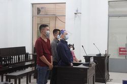Mâu thuẫn, dùng dao đâm người