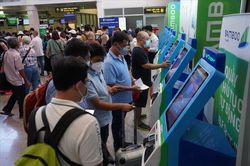 Sát kỳ nghỉ lễ 30/4, giá vé nhiều đường bay 'vàng' bất ngờ hạ nhiệt