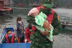 Cháu bé 1 tuổi rơi xuống biển được bộ đội biên phòng cứu sống