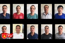 Triệt phá sới bạc tại nhà, bắt giữ 10 đối tượng