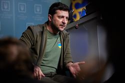 Tổng thống Zelensky: Tôi suýt bị ám sát trong ngày đầu chiến sự