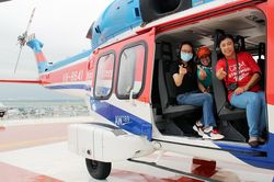 Khởi động tour 'Ngắm Thành phố Hồ Chí Minh từ trên cao' bằng trực thăng