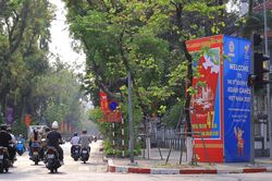 Thủ đô trang hoàng cờ hoa kỷ niệm dịp lễ 30/4 và 1/5