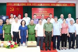 Thứ trưởng Trần Quốc Tỏ tiếp xúc cử tri tại Bắc Ninh