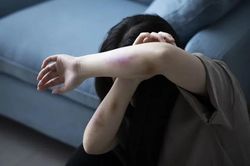 Công an thông tin vụ dì ruột đánh cháu 4 tuổi nhập viện vì lười ăn