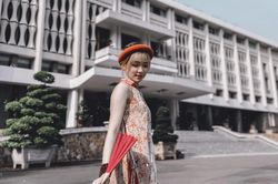 Xếp hàng dài, chờ mua vé vào Dinh Thống Nhất trong ngày 30/4