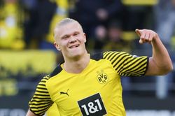 Haaland lập hat-trick trong ngày Dortmund thất bại
