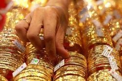 Cuối tuần, vàng trong nước tăng mạnh trở lại, vượt 70 triệu đồng/lượng