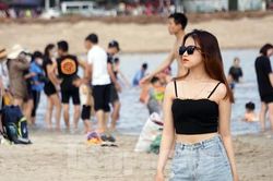 Bãi tắm nhân tạo ở Đồ Sơn kẹt cứng ngày đầu mở cửa