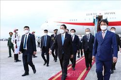 Thủ tướng Nhật Bản cùng đoàn đại biểu cấp cao thăm chính thức Việt Nam