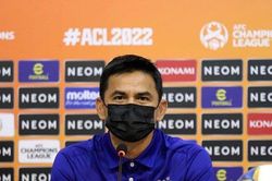 HLV Kiatisak quyết giành 3 điểm trước Sydney FC để giúp bóng đá Việt Nam