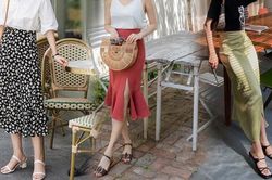 Diện sandals với 5 kiểu chân váy này để ghi điểm phong cách