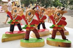 500.000 đồng một tượng linh vật SEA Games 31 làm bằng gỗ mít