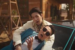 Chết cười chi tiết 'chung tình' của Suga BTS trong MV 'That That'