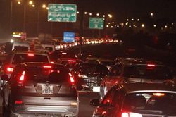 Lái xe trở lại thành phố sau kỳ nghỉ lễ thế nào để an toàn, tránh tắc đường?