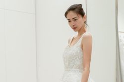 Ngô Thanh Vân thử váy cưới cho ngày trọng đại: Đôi mắt long lanh, sáng lên vì hạnh phúc