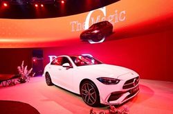Mercedes bán xe kỷ lục tại Việt Nam, ra mắt 6 dòng xe chiến lược trong năm nay, có cả xe thuần điện