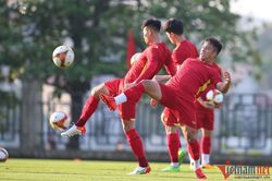 U23 Việt Nam mặc áo không số, 'tung hỏa mù' trước trận gặp Indonesia