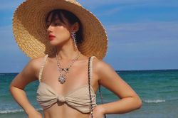 Bị soi vòng một phẳng lì, Khánh Linh bức xúc đáp trả