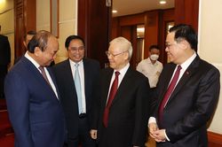 Đồng bộ, quyết liệt trong chống tham nhũng, tiêu cực