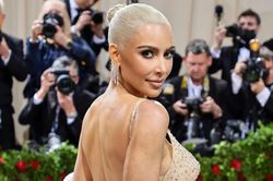 Chuyên gia phản đối cách Kim Kardashian giảm 7 kg trong 3 tuần