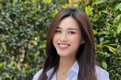 Hình ảnh Hoa hậu Đỗ Thị Hà trên giảng đường ĐH: Chẳng cần váy áo lộng lẫy vẫn đẹp 'mê hồn'