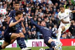 Barca tiến gần thỏa thuận lấy Raphinha