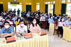 Đại biểu Quốc hội tiếp xúc cử tri huyện Yên Sơn
