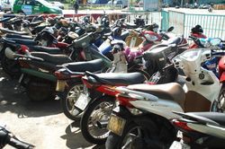 Tác hại của việc để xe máy dưới trời nắng trong thời gian dài